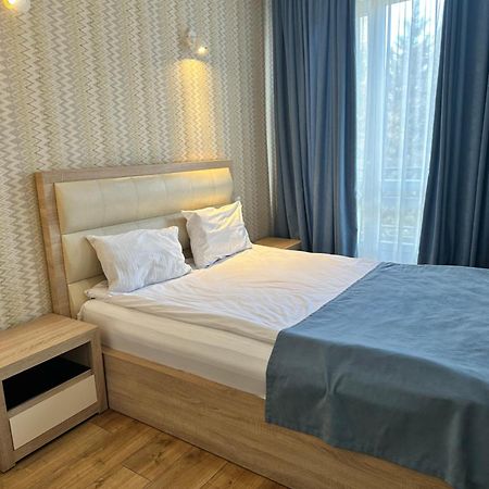 Hotel Lile Tbilisi Esterno foto