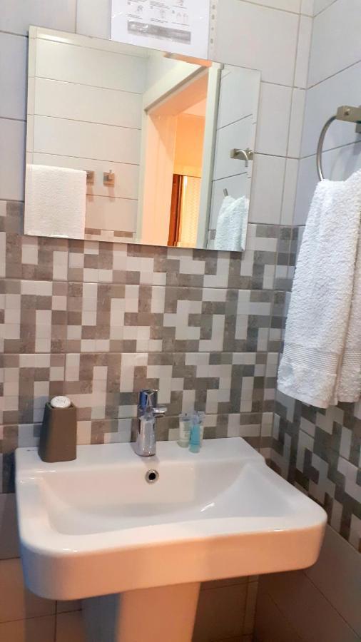 Hotel Lile Tbilisi Esterno foto
