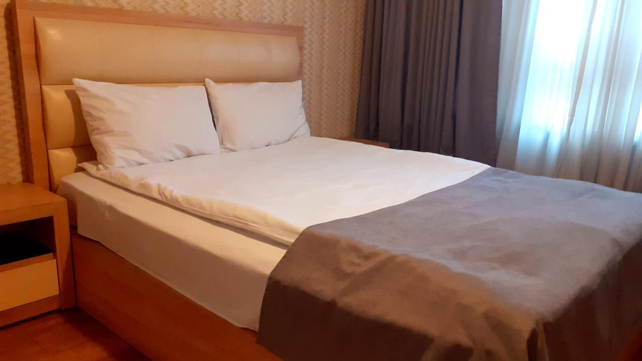 Hotel Lile Tbilisi Esterno foto