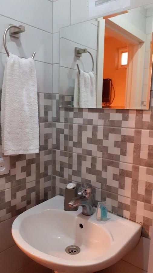 Hotel Lile Tbilisi Esterno foto