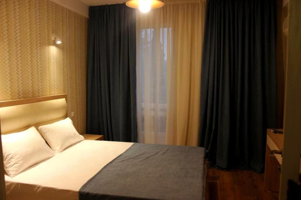 Hotel Lile Tbilisi Esterno foto