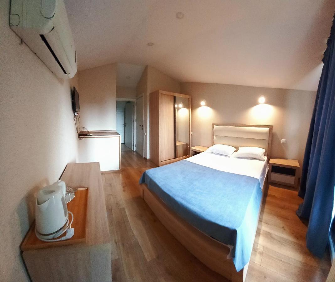 Hotel Lile Tbilisi Esterno foto