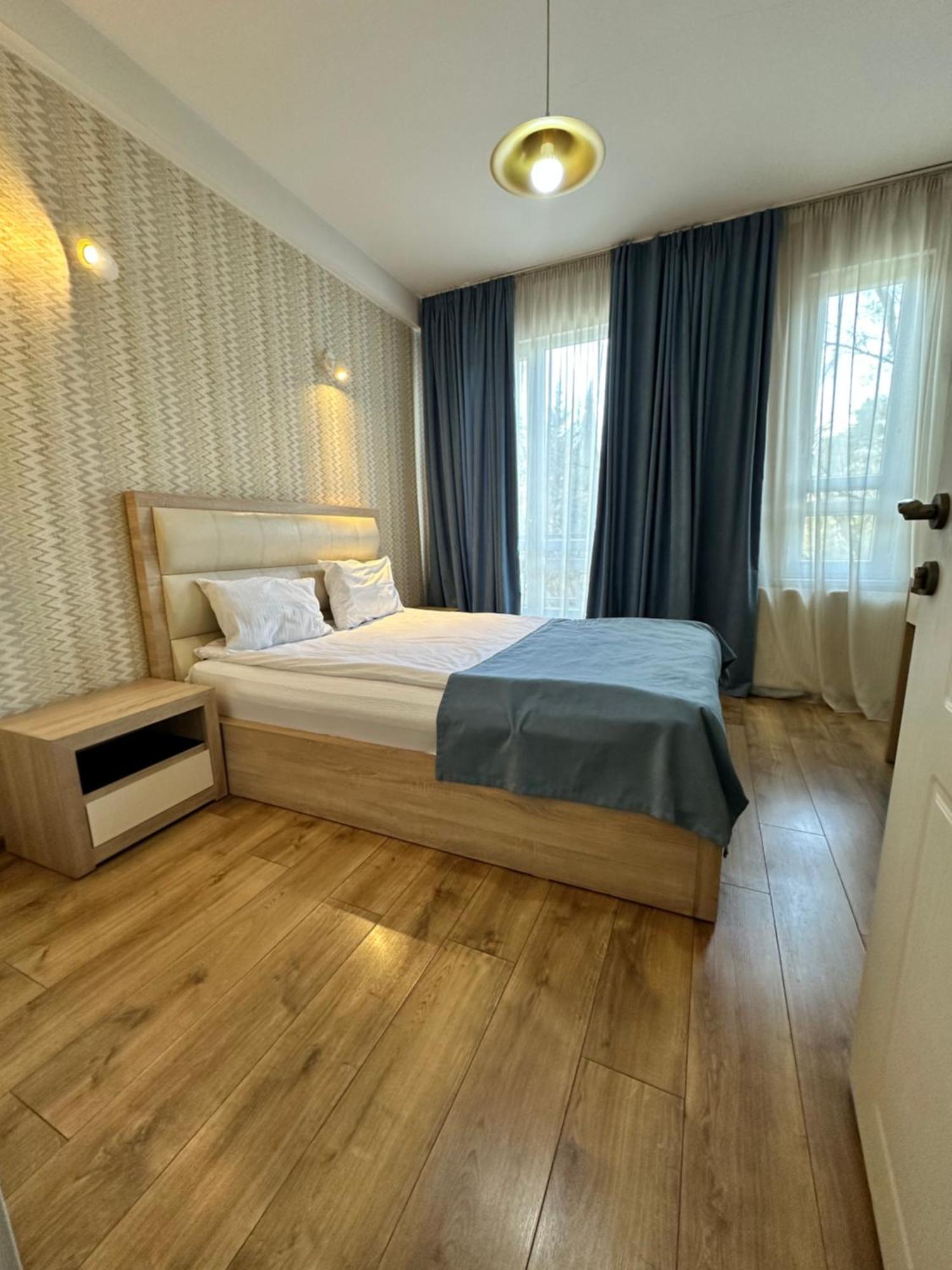 Hotel Lile Tbilisi Esterno foto