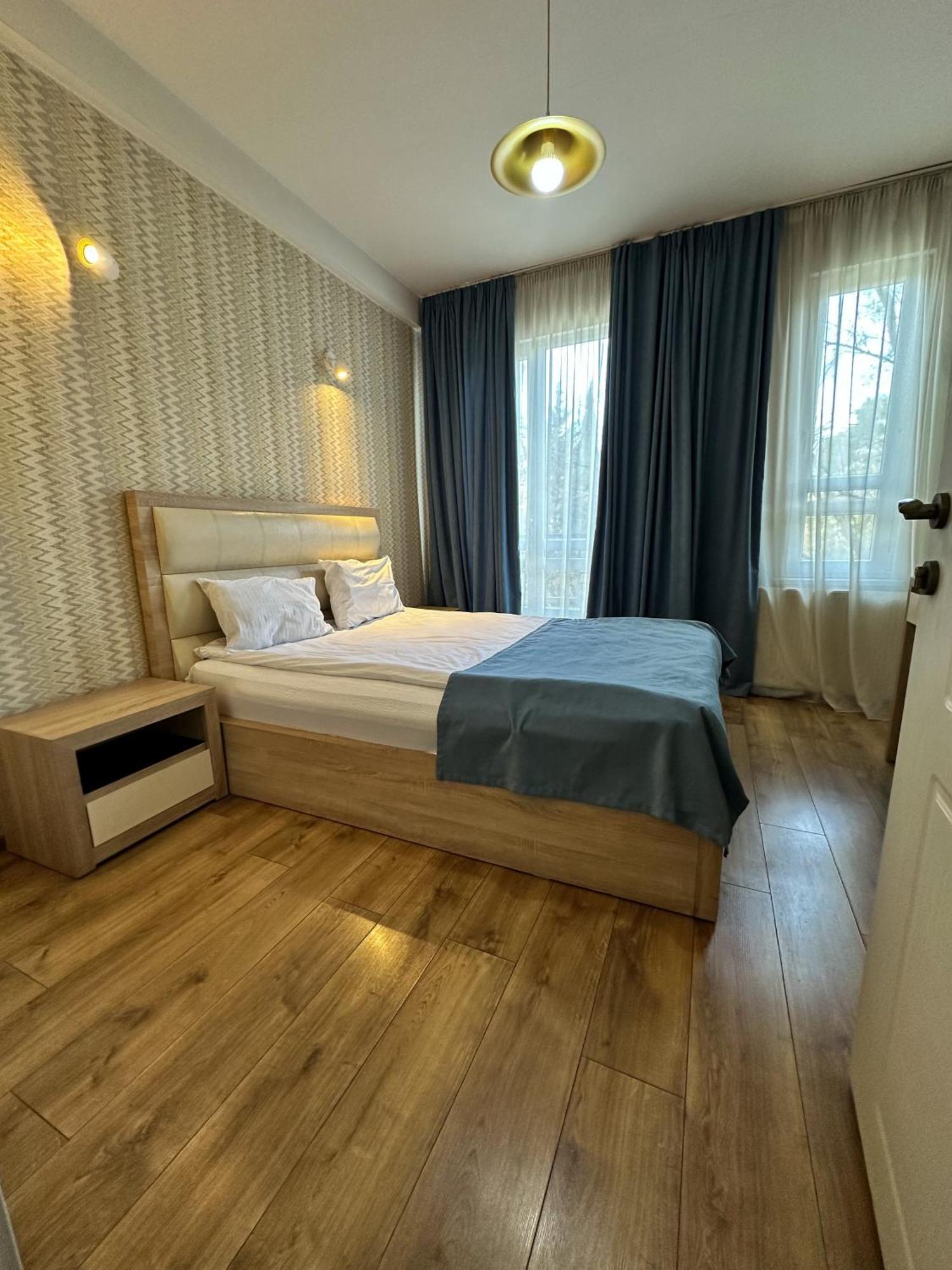 Hotel Lile Tbilisi Esterno foto